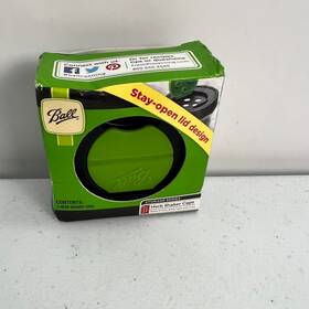 1440010747 Ball Herb Shaker Caps 2 Pack For Regular Mouth Mason Jars Black Green