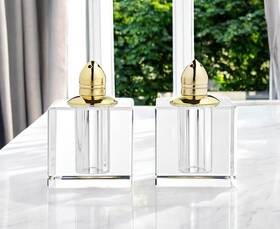 376096 Homeroots Set Of Two Clear And Gold Crystal Pepper Shakers 376096 Homeroots Set Of Two Clear And Gold Crystal Pepper Shakers