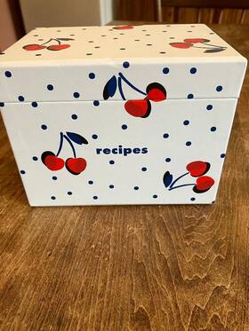 Kate Spade New York 825466134744 Vintage Cherry Dot Recipe Box With Cards
