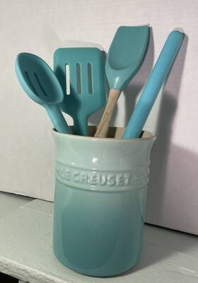 Le Creuset 630870151054 Utensil Crock 1.1 L Caribbean Teal Blue - 6.5 Inch With 4 Utensils