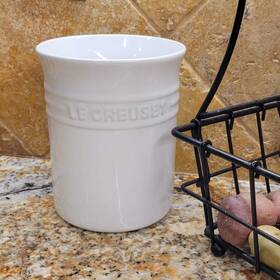 Le Creuset 630870207072 Inch White Utensil Crock Stoneware Nwt 6 Tall 4.5 Base Le Creuset 630870207072 Inch White Utensil Crock Stoneware Nwt 6 Tall 4.5 Base