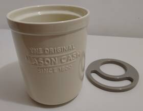 2008.186 Mason Cash - Stoneware Kitchen Dual Use Utensil Carafe Pot Grey Trivet
