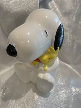 Peanuts / Gibson 085081038074 2024 Classic Snoopy White 10 Inch Ceramic Cookie Jar New- Adorable