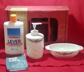 176-690-00 Pfaltzgraff 1996 Rare Holly Joy Christmas Kitchen Companion Set With Soap New
