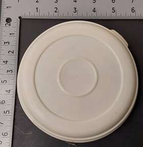 0021 Rubbermaid Servin Saver #8 Round Lid Replacement Snap Cover Only 0021 Rubbermaid Servin Saver #8 Round Lid Replacement Snap Cover Only