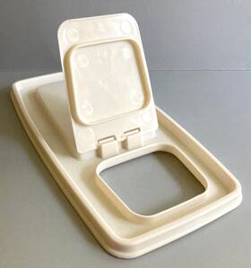 0041 Rubbermaid Replacement Lid #2 For 21 Cup Servin Saver Cereal Keeper Only