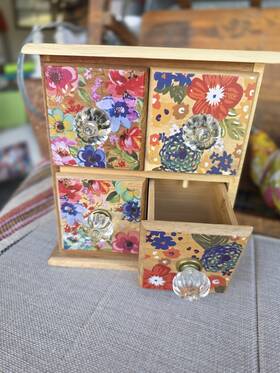 112739 The Pioneer Woman Four Drawer Tea Storage Organizer Wood Floral Vintage Euc