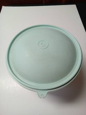 1424-2 Tupperware Super Crisper Lettuce Keeper #1424 Spike And Mint Green Dome Seal