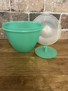 1424-3 Tupperware Vintage Crisp It Lettuce Keeper Bowl Dome Lid And Spike