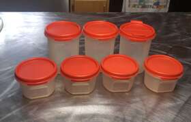 1605 Tupperware Red Modular Mates Round 7 Oz And 15 With Seals A Shaker Vtg Lot
