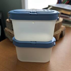 1843-17 Tupperware 1843-30 Salt And Pepper Shakers Modular Mates With Country Blue Lids #1843-17 Euc