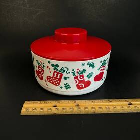 2062a-i Tupperware Vtg Round Christmas Holiday Stocking Design Hard Plastic W Lid Red