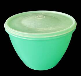 680-17 Tupperware Jadeite Green 2-piece Lettuce Crisp-it Keeper 679-7 Lid Usa 680-17 Tupperware Jadeite Green 2-piece Lettuce Crisp-it Keeper 679-7 Lid Usa