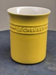 Le Creuset Stoneware Crock 1QT 6" Utensil Yellow Nectar Kitchen Holder. Fixed Price $39.00.