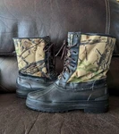 Hunting Duck Boots Mens Sz 9 Camo Realtree Insulated Liner Weather Spirits. Fixed Price $24.00.