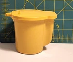 Vintage Tupperware Creamer 574-12 Flip Top Yellow Harvest Gold Usa. Fixed Price $14.99.