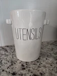 Mud Pie Home Bistro Collection Kitchen Cooking Utensil Crock Holder. Fixed Price $22.49.