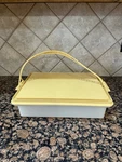Tupperware Vintage Cake Carrier #684-8 Yellow Gold With Handle. Fixed Price $17.10.