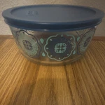 Pyrex 3 Cup Round Glass Food Storage Container W/ Blue Floral Snap Lid Set. Fixed Price $15.51.