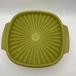 Vintage Tupperware Servalier Olive Green Bowl #840-15 With Sunburst Lid #841-18. Fixed Price $9.59.