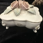Trinket Box Lipper Mann (l&m) Bond Ware Ceramic White With Roses Gold Trim. Fixed Price $16.50.
