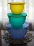 Tupperware 18, 10, 5.5 Cup Impressions Mixing Bowls 3091, 3093, 3095 Set Lids. Fixed Price $34.95.