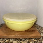 Vintage Tupperware Fix Mix Bowl Yellow ( 274-1 ) With White Lid 224-9. Fixed Price $35.00.