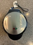 Holstein Housewares Non-stick Omelet & Frittata Maker, Stainless Steel New. Fixed Price $9.99.