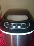 Igloo ICE102ST Portable Countertop Maker - Stainless Steel And Black. Fixed Price $19.99.