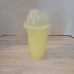 Vtg. Tupperware Quick Shake 844-1 Drink Mixer Blender Gravy Maker- Yellow. Fixed Price $9.99.