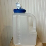 Vtg Rubbermaid Servin Saver Gallon 4 Qt Jug Pitcher Blue Flip Top Lid 0231. Fixed Price $29.99.