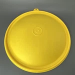 Tupperware #1425-1 "y" Domed Replacement Seal Lid Crisp It Lettuce Keeper Yellow. Fixed Price $14.99.