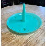 Vintage Tupperware Jadeite Green Crisp-it Spike Lettuce Keeper 681. Fixed Price $8.99.