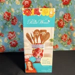 The Pioneer Woman Heritage Floral 6PC Utensil Crock Set Acacia Wood Tools. Fixed Price $15.00.