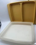 Tupperware Vintage Divided Keeper Carrier Tray With Lid #723-3 722-3 No Insert. Fixed Price $5.37.
