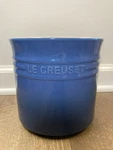 "cobalt" Le Creuset 2.75 Quart Large Utensil Crock Stoneware Nwt 6" Tall 2.3. Fixed Price $95.99.