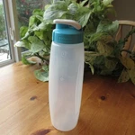 Rubbermaid Water Bottle Drink Container 32 Ounces Flip Top Lid 7F86 Blue White. Fixed Price $13.98.