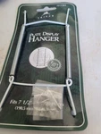 White 7.5" 9.5" Plate Hangers Wire Deluxe Display Easel Tripar 32-1303. Fixed Price $8.97.
