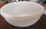 Vintage Tupperware Large Bowl 274-12 With Lid 224-11. Fixed Price $22.51.