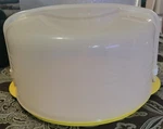 Tupperware Bake-n-take Cake/pie Carrier 3062B Yellow W/dome Lid, Shear. Fixed Price $14.00.