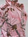 Realtree Duck Dynasty Girl's Pink Top Size Large. Fixed Price $11.00.