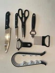 7 Piece Kitchen Starter Gift Set. Fixed Price $18.99.