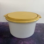 Vintage Tupperware Cake Carrier 683-8 Base 684-8 Lid Yellow Round Storage. Fixed Price $19.99.
