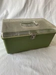 Vtg Wil-hold Wilson Sewing Box Retro Green W/tray. 12 7 Wx 6.5 Tall. Fixed Price $25.00.