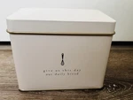 Recipe Tin Classic And Neutral Includes 25 Blank Cards G.... Fixed Price $15.79.