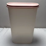 Tupperware 1615-13 Oval Modular Mates 12 1/4 Cup 2.9L Container 1616-19 Pink Lid. Fixed Price $7.49.