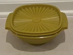 Vtg Tupperware 840-3 Servalier Bowl Avocado Green W/ 841-2 Lid Mid Century. Fixed Price $15.00.