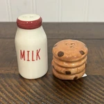 Cracker Barrel Ceramic Milk Cookies Salt Pepper Shakers Holiday Decor Figurine. Fixed Price $20.00.