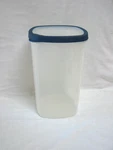 Rubbermaid 556F Blue Trim Lid 1.1 Gal 4.5 Qts Tall Bread Storage Canister. Fixed Price $14.00.