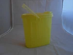 Vintage Tupperware Beverage Buddy Pitcher, Yellow, W/handle/lid, 2 Quart. Fixed Price $10.95.